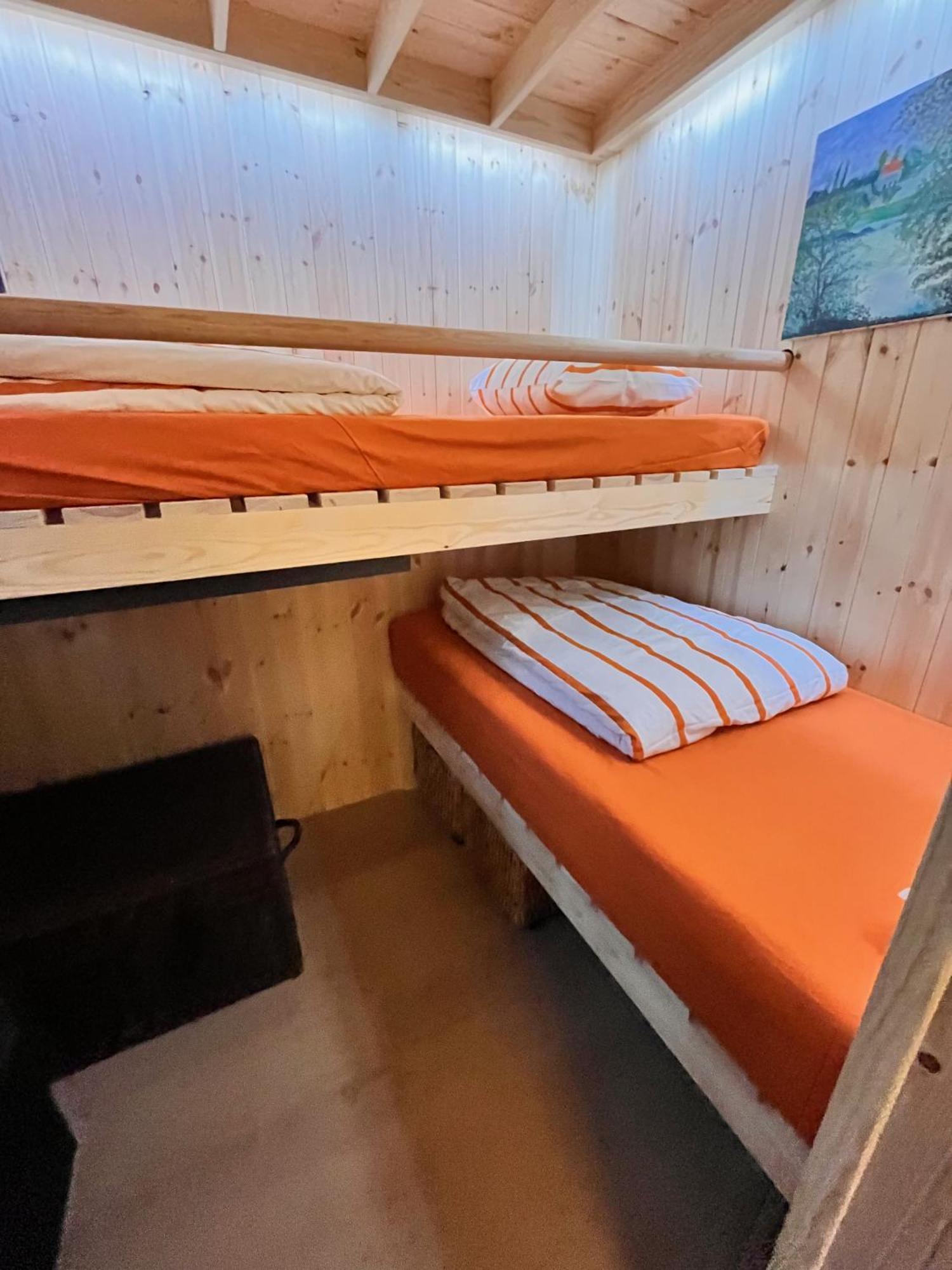 Vakantiechalet Voor 4 Plus 2 Met Sauna Lanaken Exterior photo